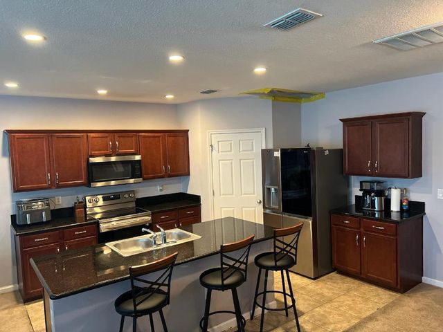 1615 Lexington Square SW, Vero Beach, FL 32962