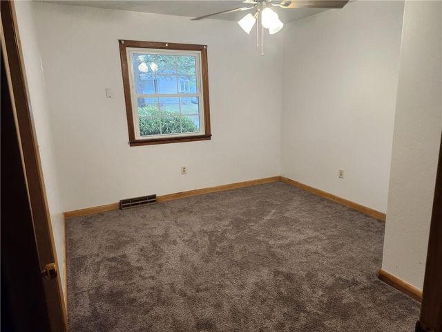 1745 Lake Trenton Drive, Trenton, MO 64683