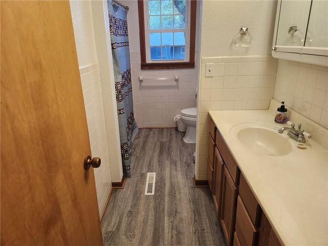 1745 Lake Trenton Drive, Trenton, MO 64683