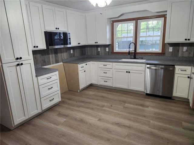 1745 Lake Trenton Drive, Trenton, MO 64683