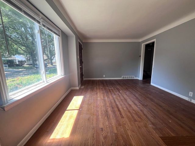 714 Crawford Street, Flint, MI 48507