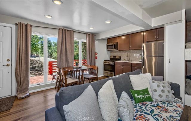 650 Dahlia, Green Valley Lake, CA 92341