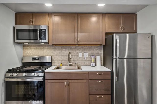 650 Dahlia, Green Valley Lake, CA 92341
