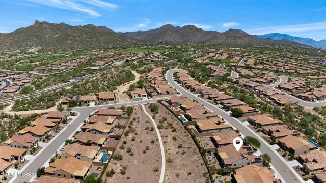 6910 W Cliff Spring Trail, Marana, AZ 85658