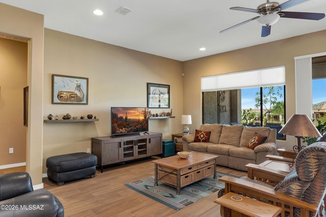 6910 W Cliff Spring Trail, Marana, AZ 85658
