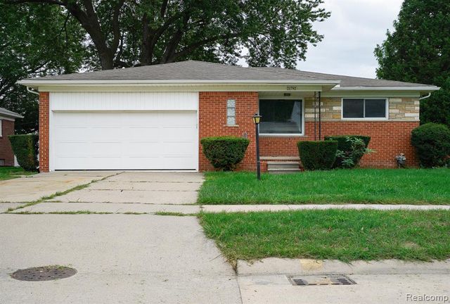 21792 Elmwood Avenue, Eastpointe, MI 48021