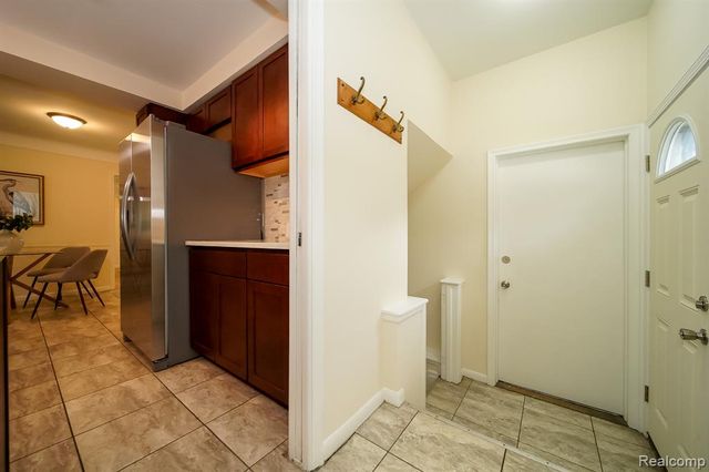 21792 Elmwood Avenue, Eastpointe, MI 48021
