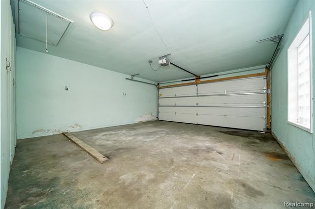21792 Elmwood Avenue, Eastpointe, MI 48021