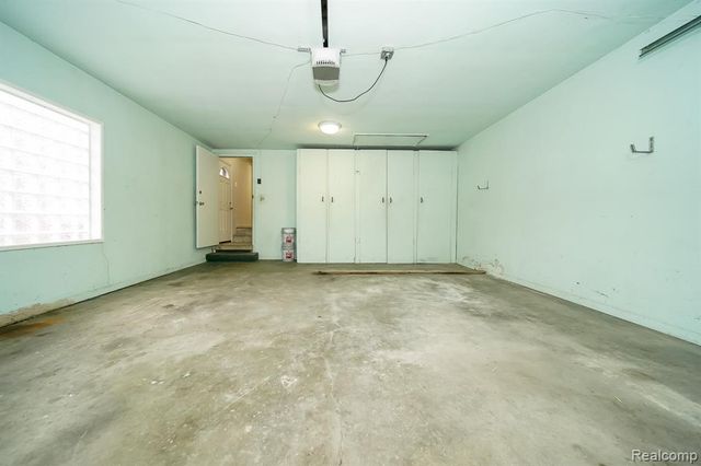 21792 Elmwood Avenue, Eastpointe, MI 48021