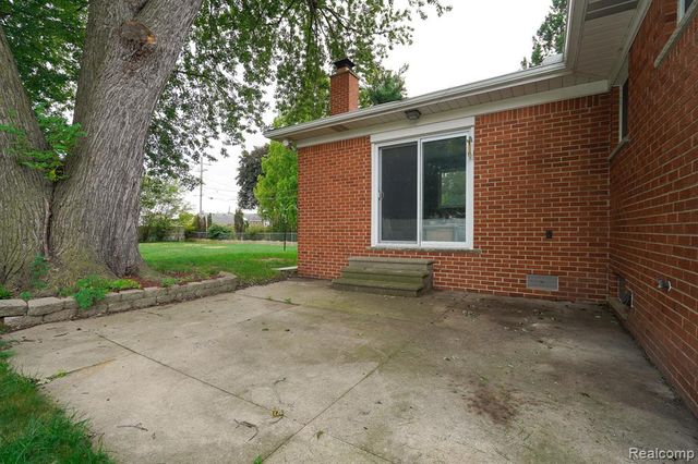21792 Elmwood Avenue, Eastpointe, MI 48021