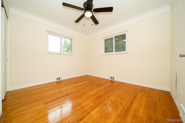 21792 Elmwood Avenue, Eastpointe, MI 48021