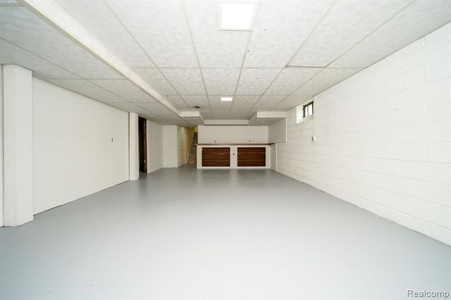 21792 Elmwood Avenue, Eastpointe, MI 48021