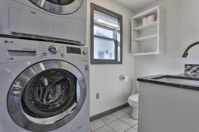 105 Conleys Grove Road, Derry, NH 03038