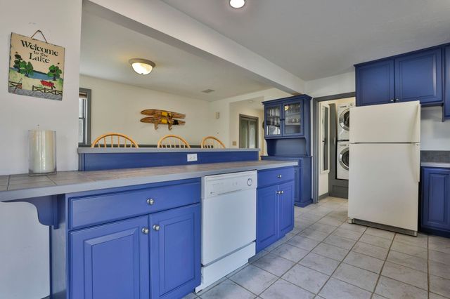 105 Conleys Grove Road, Derry, NH 03038