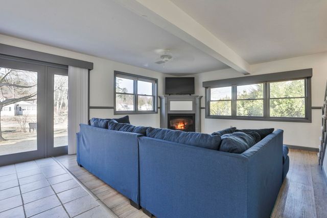 105 Conleys Grove Road, Derry, NH 03038