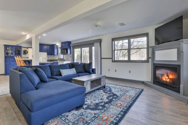 105 Conleys Grove Road, Derry, NH 03038