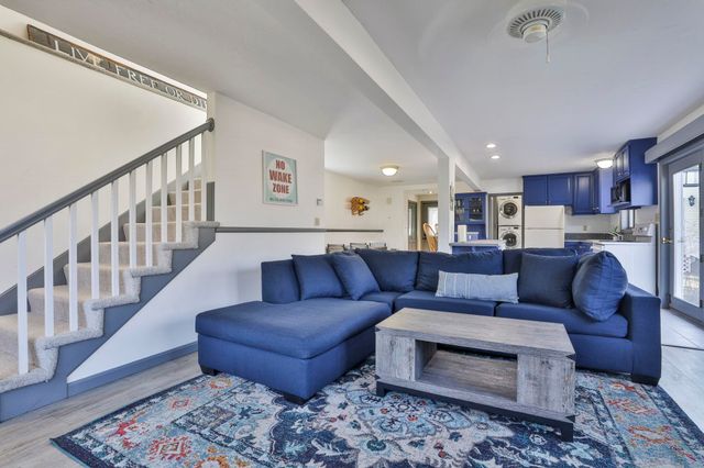 105 Conleys Grove Road, Derry, NH 03038