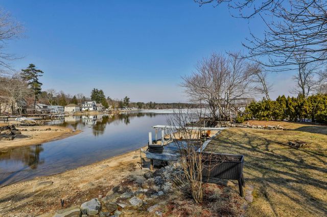 105 Conleys Grove Road, Derry, NH 03038