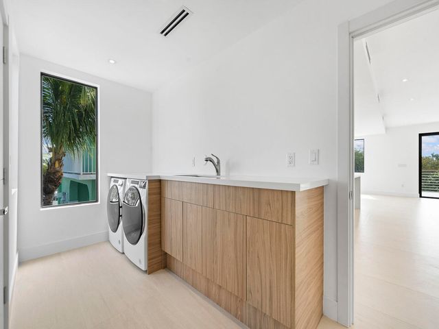 124 Orchid Street, Plantation Key, FL 33070