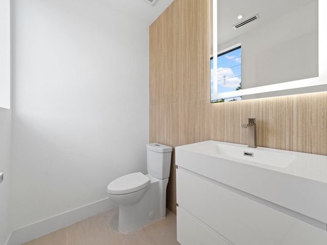 124 Orchid Street, Plantation Key, FL 33070