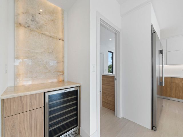 124 Orchid Street, Plantation Key, FL 33070