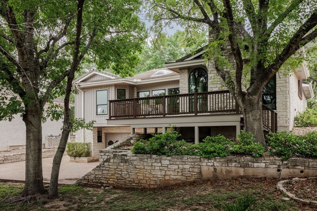 39 Stillmeadow DR, The Hills, TX 78738