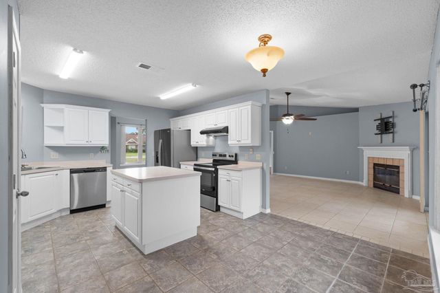 2317 Mary Anne Cir, Navarre, FL 32566