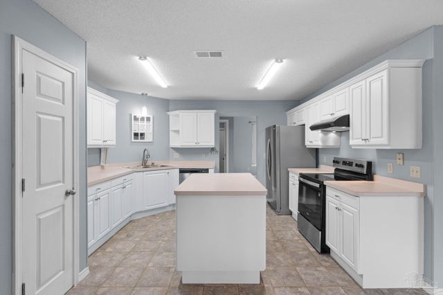 2317 Mary Anne Cir, Navarre, FL 32566