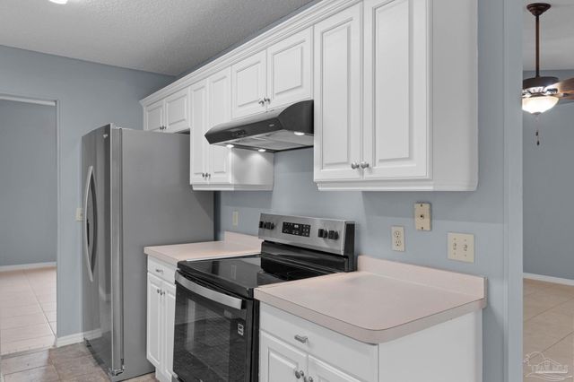 2317 Mary Anne Cir, Navarre, FL 32566