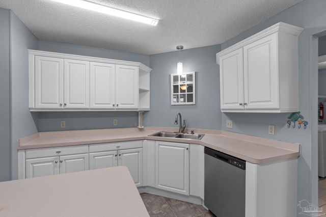 2317 Mary Anne Cir, Navarre, FL 32566