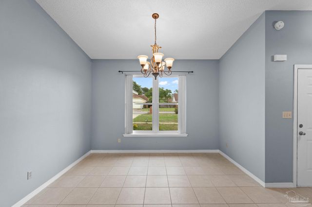 2317 Mary Anne Cir, Navarre, FL 32566