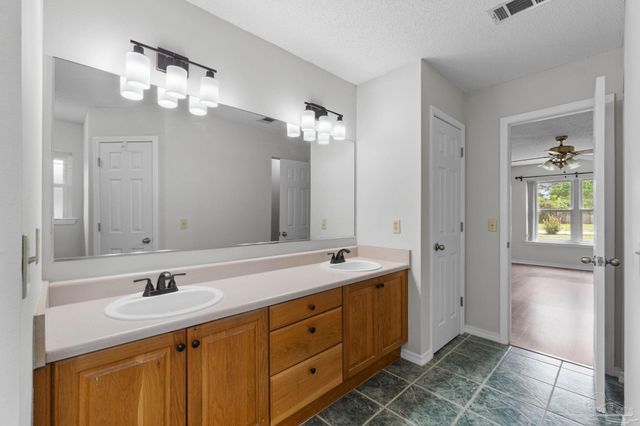 2317 Mary Anne Cir, Navarre, FL 32566