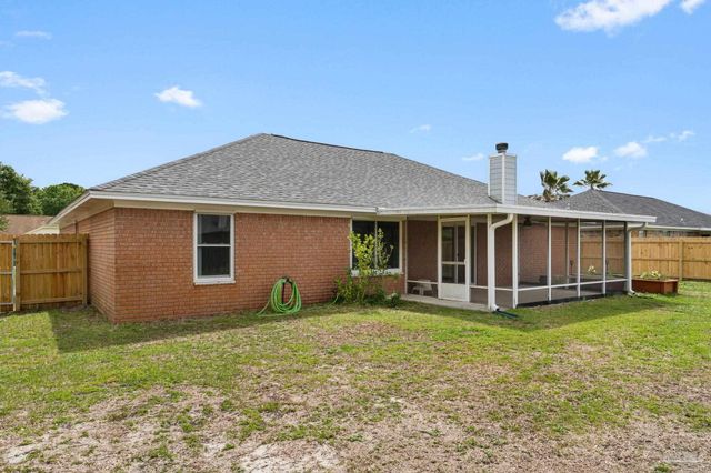 2317 Mary Anne Cir, Navarre, FL 32566