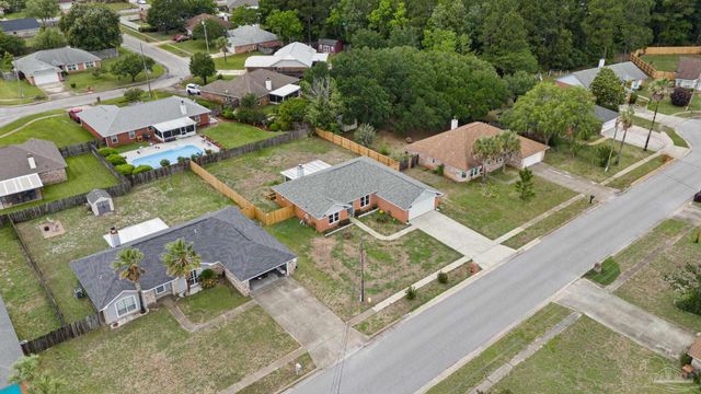 2317 Mary Anne Cir, Navarre, FL 32566