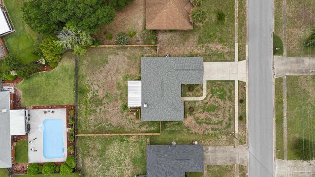2317 Mary Anne Cir, Navarre, FL 32566