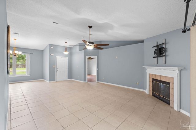 2317 Mary Anne Cir, Navarre, FL 32566