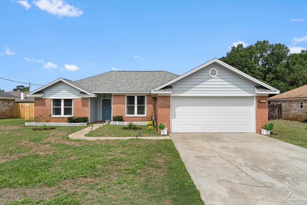 2317 Mary Anne Cir, Navarre, FL 32566