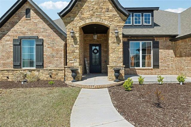 2585 Forest Glen Drive, Choctaw, OK 73020