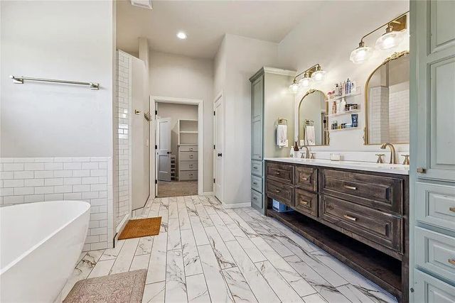2585 Forest Glen Drive, Choctaw, OK 73020