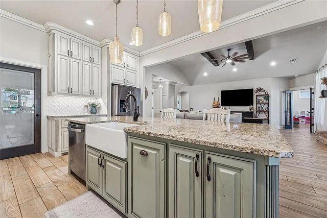 2585 Forest Glen Drive, Choctaw, OK 73020