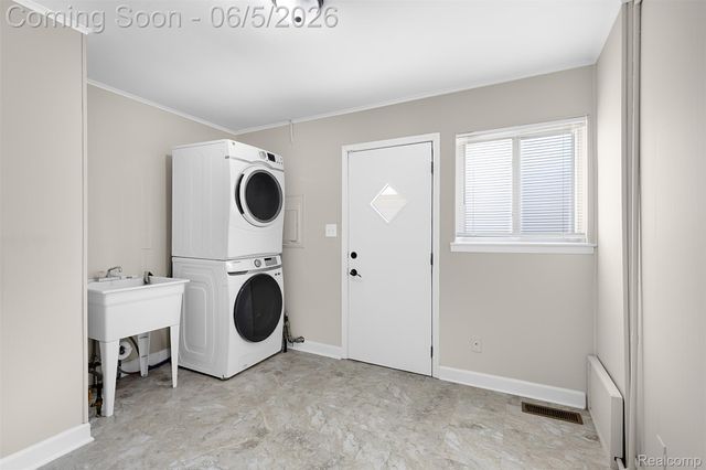 12180 Arcola Street, Livonia, MI 48150