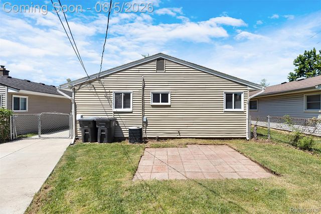 12180 Arcola Street, Livonia, MI 48150