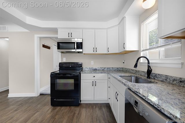 12180 Arcola Street, Livonia, MI 48150
