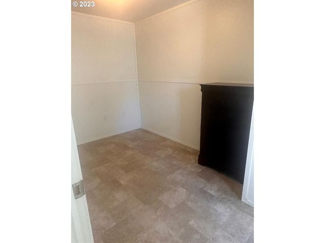 5000 Ne Stephens St. 40, Roseburg, OR 97470