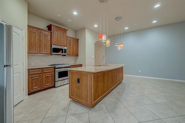 2808 Arbor Brook Lane, Pearland, TX 77584