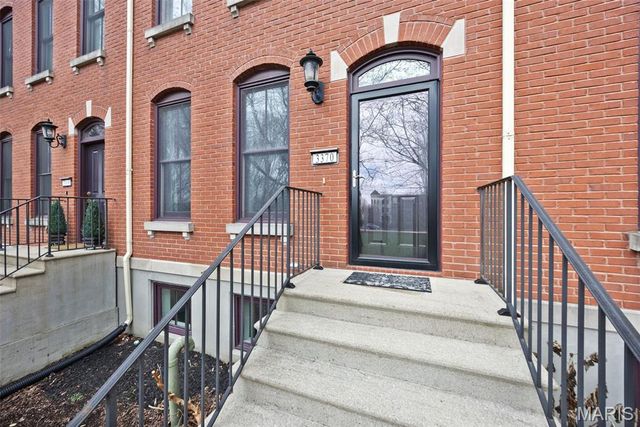 3370 Shutten Way, St Charles, MO 63301