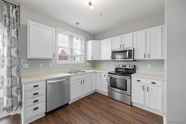 3370 Shutten Way, St Charles, MO 63301