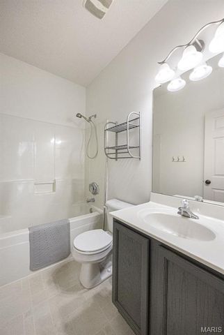 3370 Shutten Way, St Charles, MO 63301