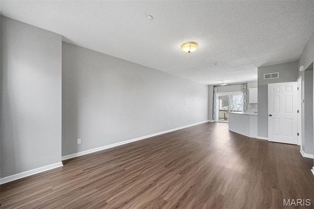 3370 Shutten Way, St Charles, MO 63301