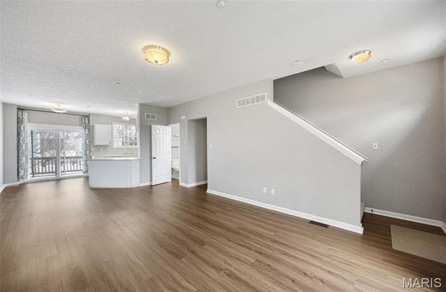 3370 Shutten Way, St Charles, MO 63301